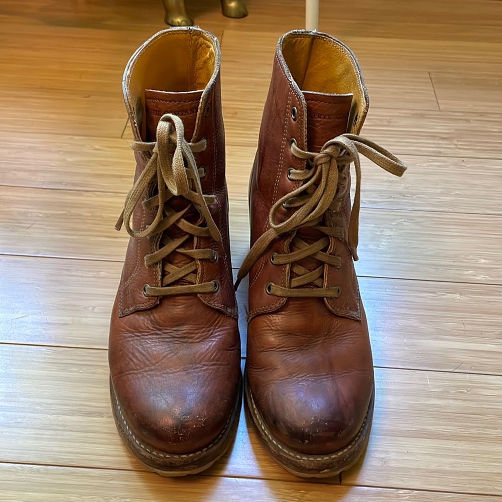 Frye lace up boot womens size 8